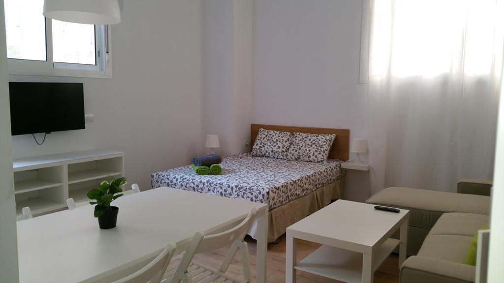 Apartamentos Clavero Málaga Kültér fotó